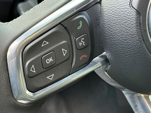 Used 2025 Jeep Wrangler Unlimited Sahara image 20