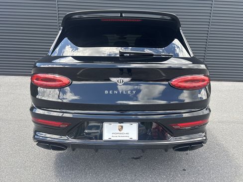 Used 2022 Bentley Bentayga AWD/4WD image 4