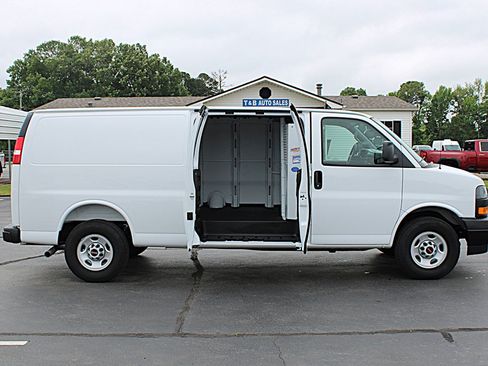 Used 2025 GMC Savana 2500 Extended w/ Driver Convenience Package RWD image 8