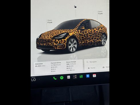Used 2022 Tesla Model Y Long Range AWD/4WD image 5
