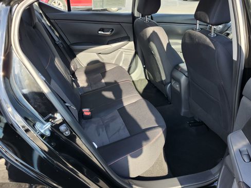 Used 2025 Nissan Sentra SR image 14