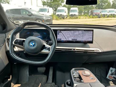 Used 2023 BMW iX xDrive50 w/ Premium Package AWD/4WD image 8