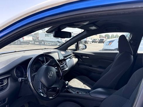 Used 2018 Toyota C-HR XLE FWD image 9