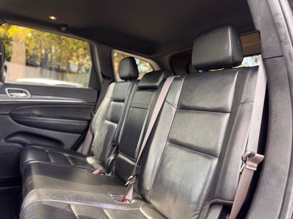 Used 2021 Jeep Grand Cherokee Limited AWD/4WD image 23