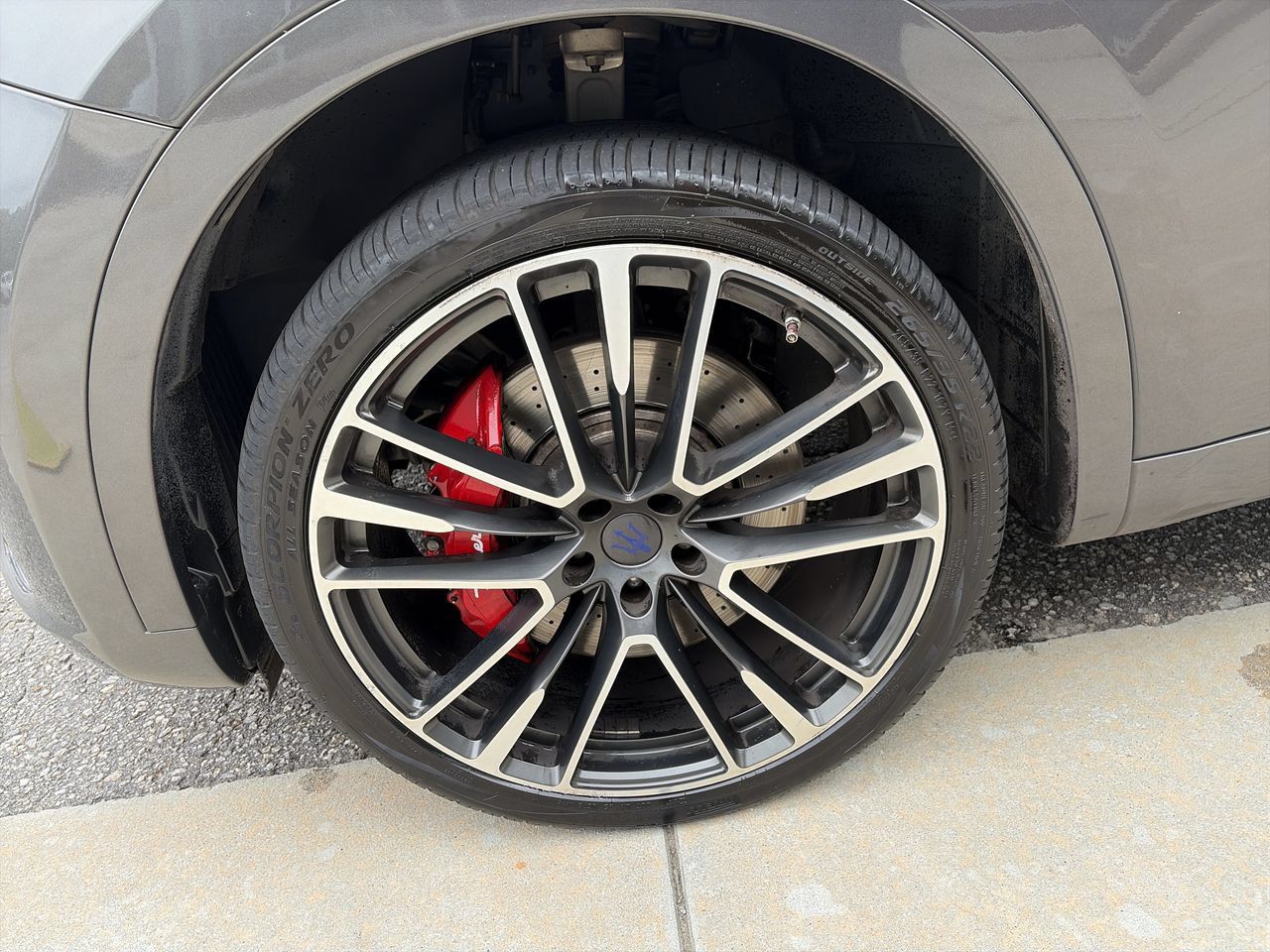 Used 2019 Maserati Levante GTS AWD/4WD image 13
