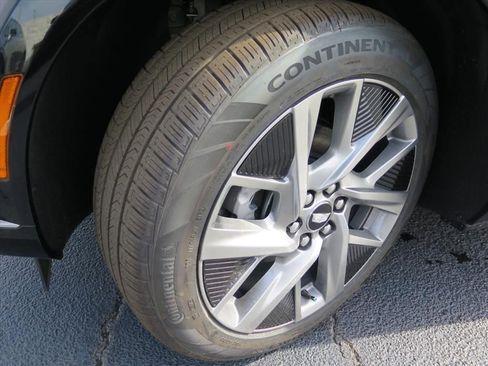 New 2026 Cadillac Optiq Luxury 1 image 26