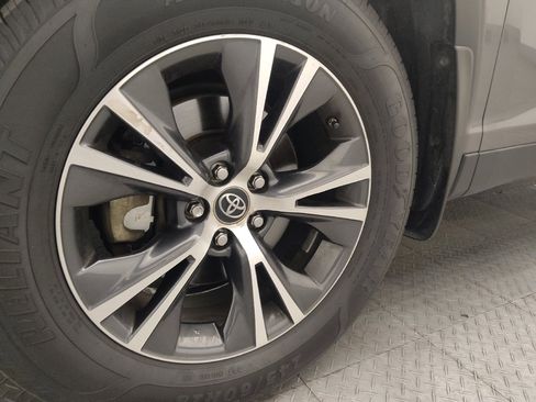 Used 2019 Toyota Highlander LE FWD image 31