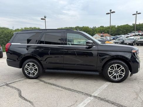Used 2025 Ford Expedition Active AWD/4WD image 9