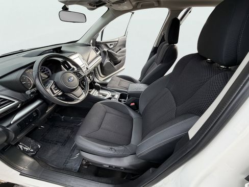 Used 2019 Subaru Forester Premium AWD/4WD image 8