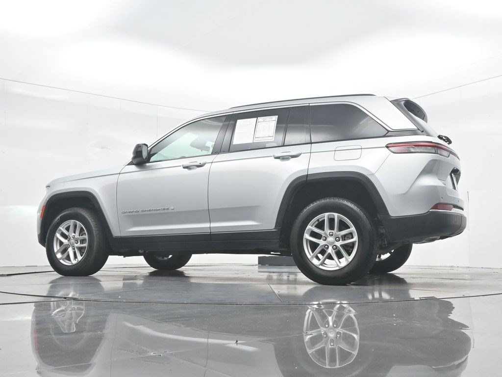 Used 2025 Jeep Grand Cherokee Laredo X AWD/4WD image 40