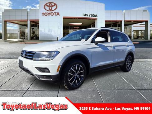 Used 2020 Volkswagen Tiguan SE w/ Panoramic Sunroof Package image 1