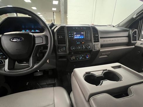 Used 2017 Ford F250 XL w/ Power Equipment Group image 18