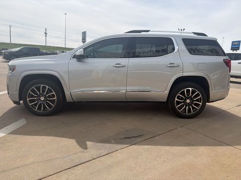 Used 2020 GMC Acadia Denali image 5