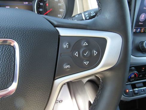 Used 2023 GMC Acadia SLT w/ Preferred Package AWD/4WD image 18