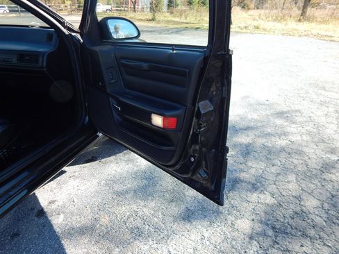 Used 1990 Ford Taurus SHO image 13