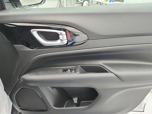 New 2026 Jeep Compass Latitude image 35