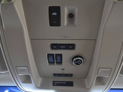 Used 2019 GMC Yukon XL Denali w/ Denali Ultimate Package image 37