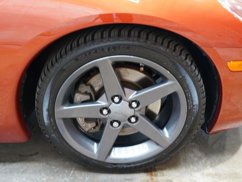 Used 2006 Chevrolet Corvette Coupe w/ Preferred Equipment Group image 55