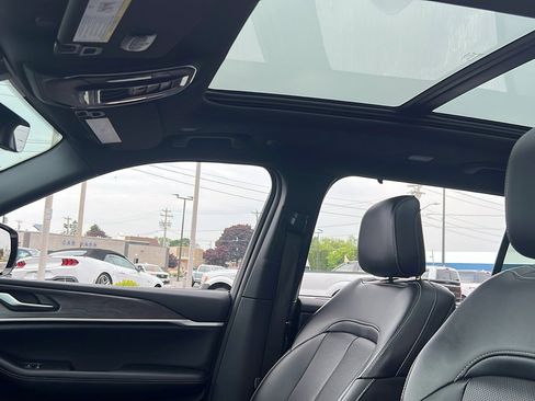 Used 2024 Jeep Grand Cherokee L Limited w/ Luxury Tech Group II image 32