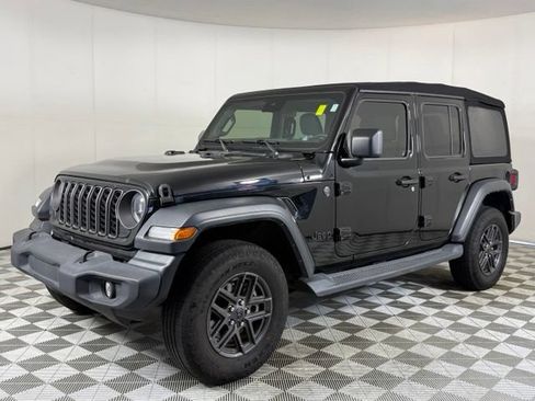 Used 2024 Jeep Wrangler Unlimited Sport AWD/4WD image 2
