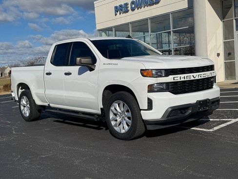 Used 2021 Chevrolet Silverado 1500 Custom image 2