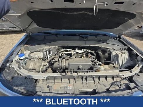 Used 2023 Ford Explorer XLT w/ Equipment Group 202A image 7