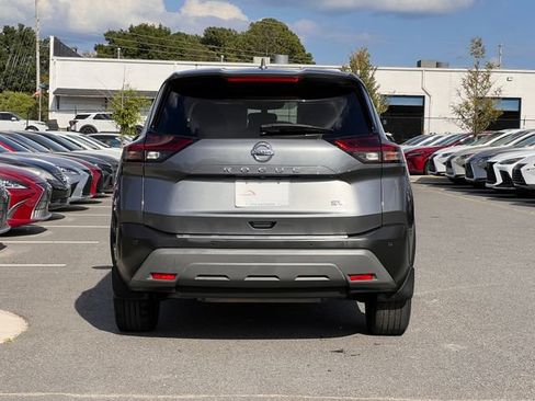 Used 2021 Nissan Rogue SV FWD image 4