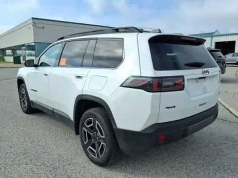 Used 2026 Jeep Cherokee Limited AWD/4WD image 2