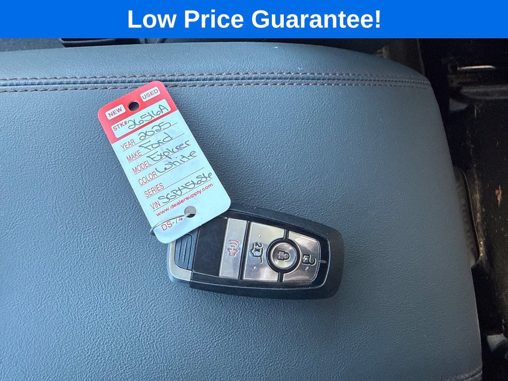 Used 2025 Ford Explorer Active AWD/4WD image 20