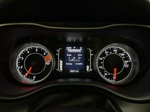 Used 2019 Jeep Cherokee Latitude Plus AWD/4WD image 18
