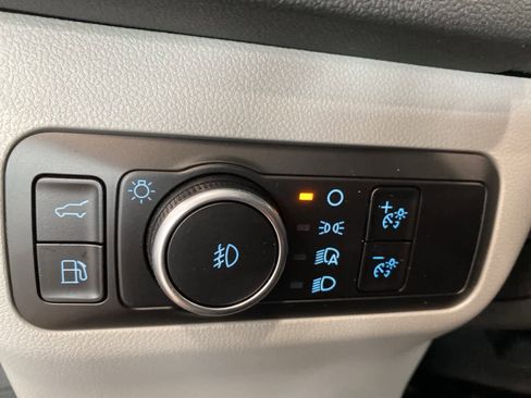 Used 2023 Ford Escape Platinum w/ Premium Technology Package image 18