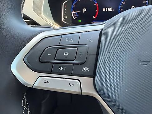 Used 2024 Volkswagen Taos SEL AWD/4WD image 25