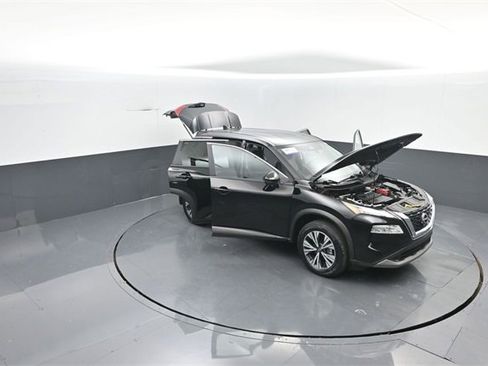 Used 2023 Nissan Rogue SV image 31