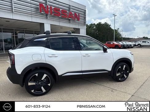 New 2025 Nissan Kicks SR image 10