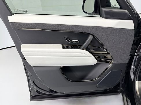 Used 2024 Land Rover Range Rover Sport SE image 23
