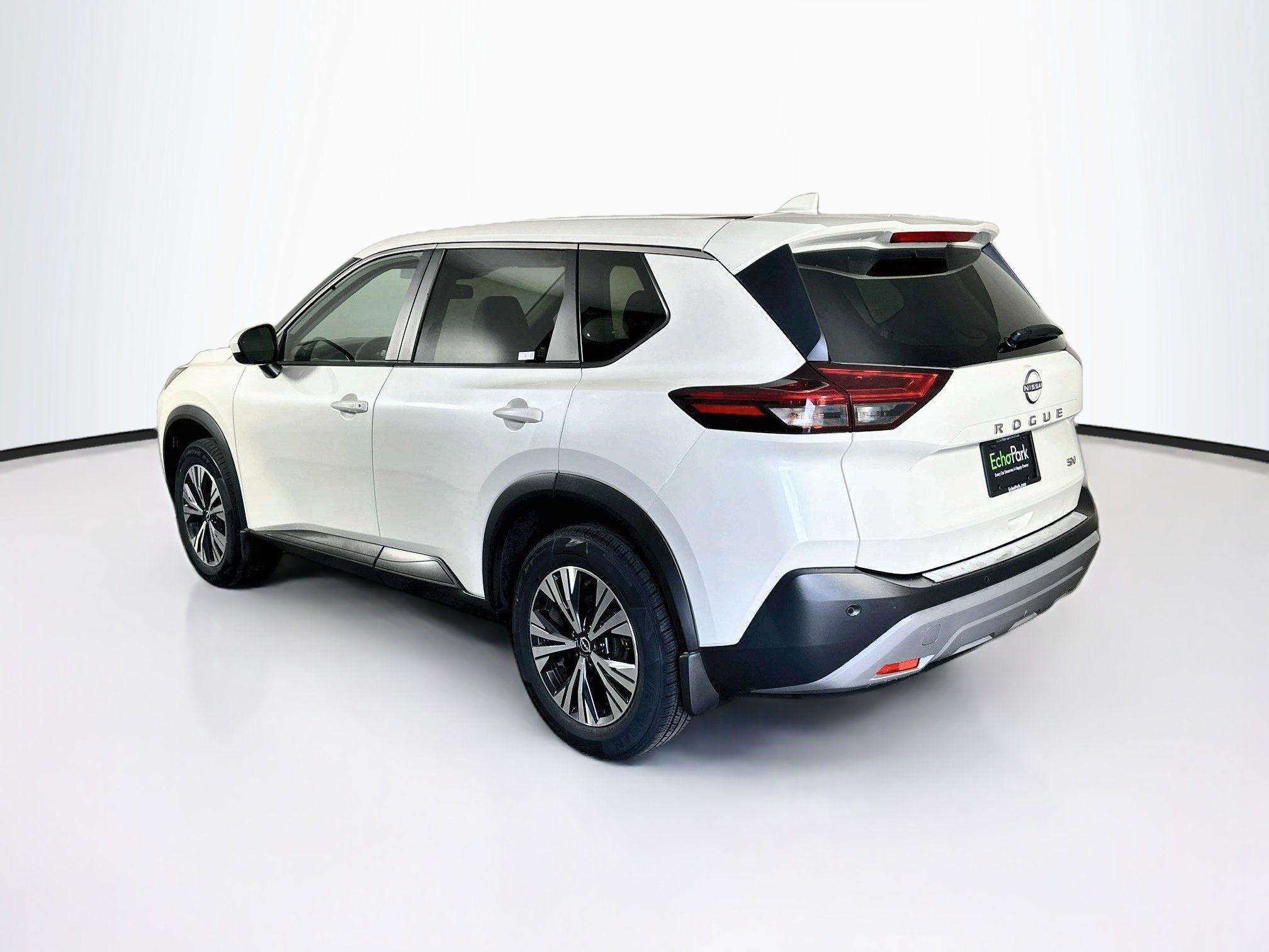 Used 2023 Nissan Rogue SV FWD image 5