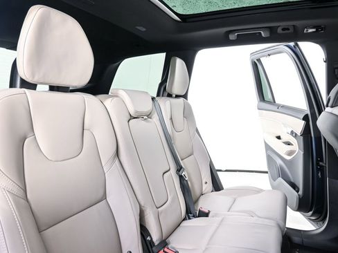 New 2026 Volvo XC90 T8 Ultra w/ Protection Package Premier AWD/4WD image 20