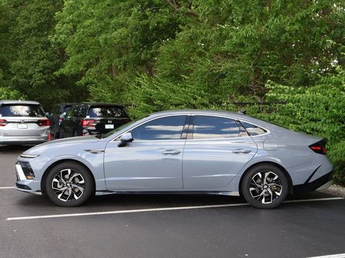 Used 2024 Hyundai Sonata SEL FWD image 4