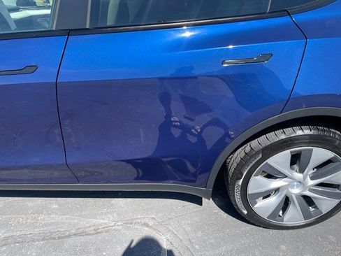 Used 2024 Tesla Model Y Long Range AWD/4WD image 26