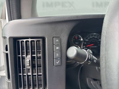 Used 2024 Chevrolet Express 3500 w/ Power Convenience Package RWD image 17