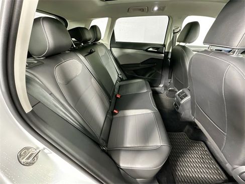 Used 2022 Volkswagen Taos SE image 25