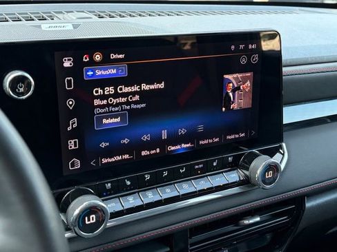 Used 2024 Chevrolet Colorado Z71 w/ Z71 Convenience Package 2 image 9