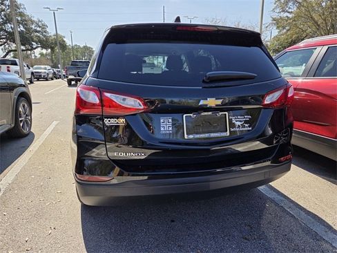 Used 2021 Chevrolet Equinox LS w/ LS Convenience Package image 4