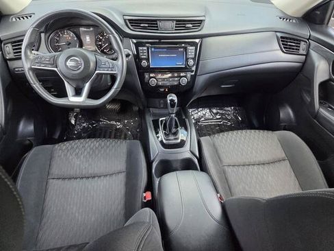 Used 2017 Nissan Rogue SV w/ SV Premium Package FWD image 6