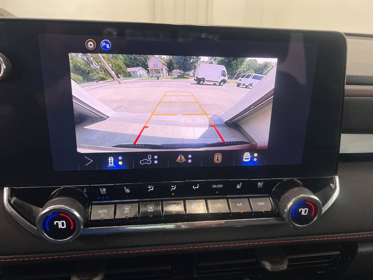 Used 2025 Chevrolet Colorado Z71 w/ Technology Package AWD/4WD image 76