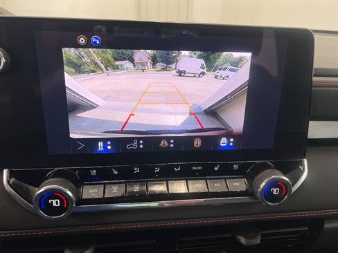 Used 2025 Chevrolet Colorado Z71 w/ Technology Package AWD/4WD image 76