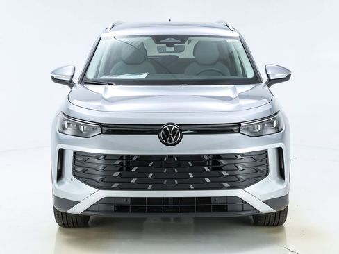 New 2026 Volkswagen Tiguan SE image 53