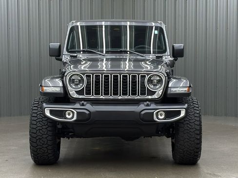 Used 2025 Jeep Wrangler Unlimited Sahara w/ Safety Group AWD/4WD image 8