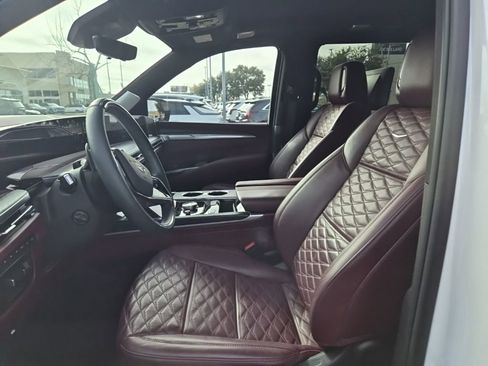 Used 2025 Cadillac Escalade Sport w/ Touring Package image 13