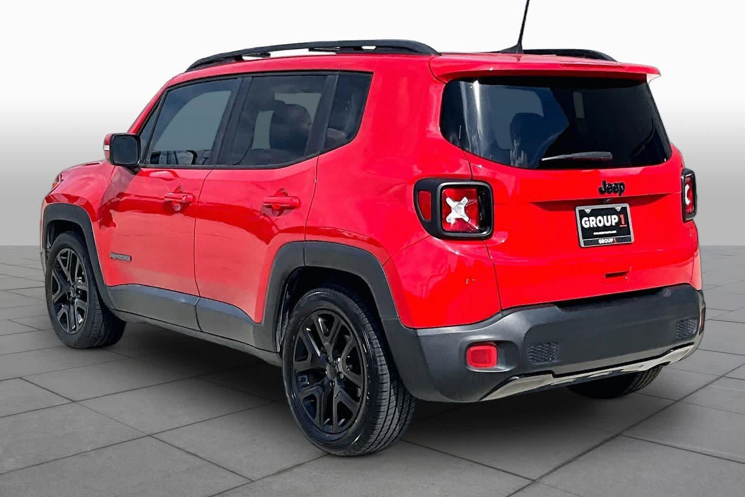 Used 2018 Jeep Renegade Altitude FWD image 11